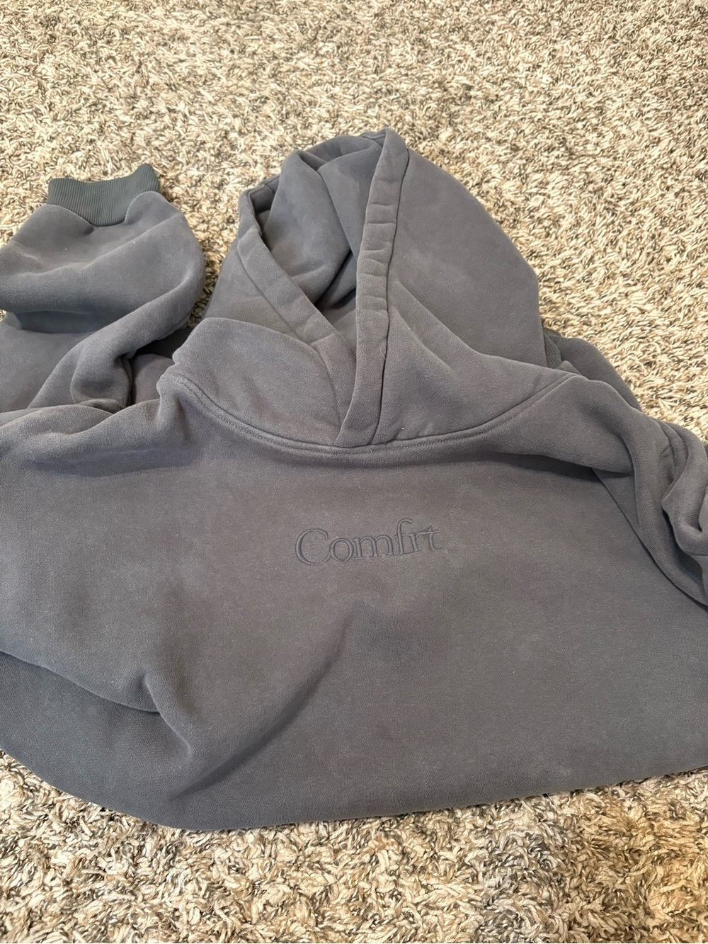 Comfrt sweatshirt